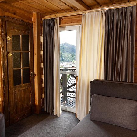 Svoi Hotel Paljanycja Exteriér fotografie