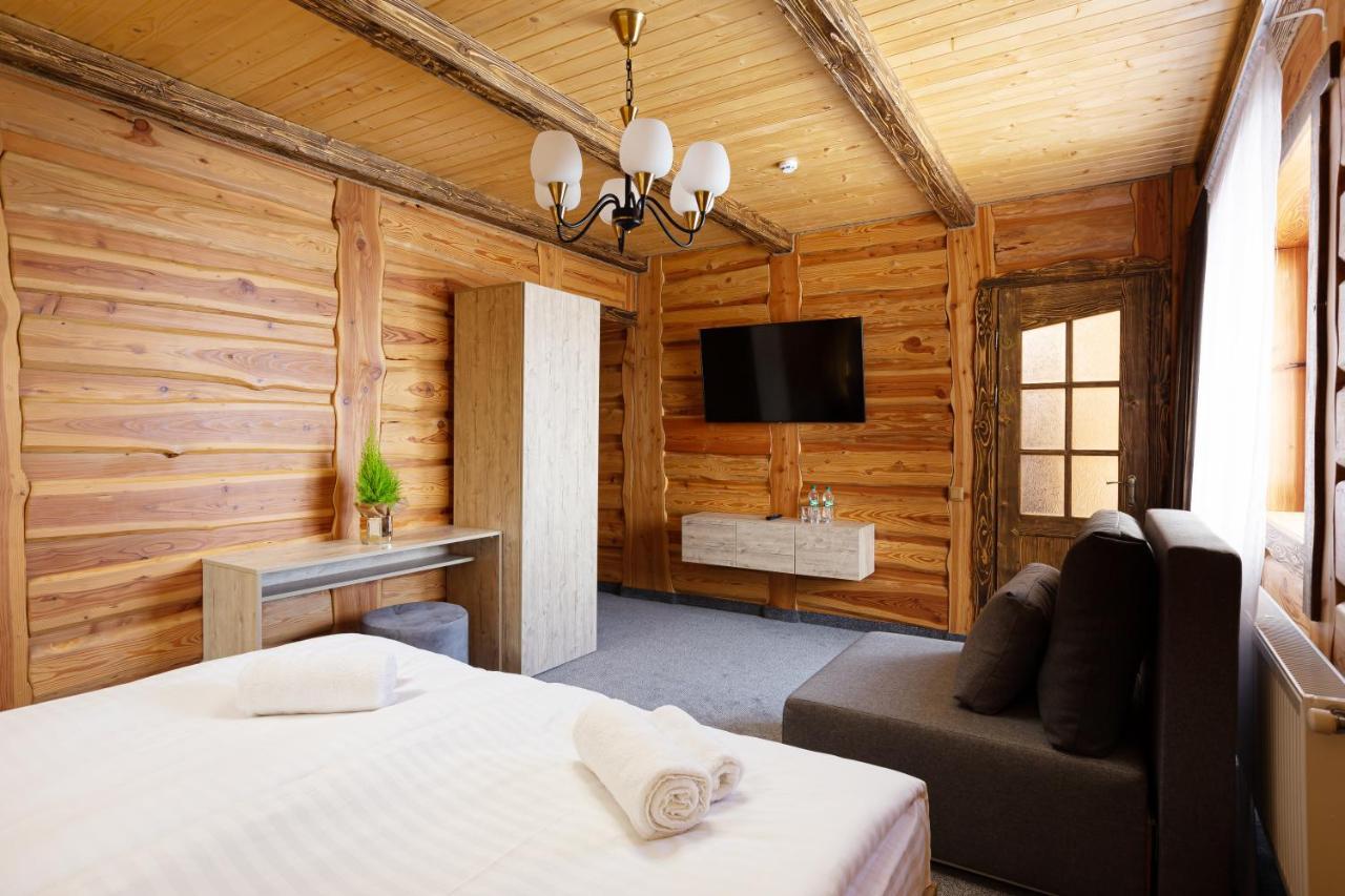 Svoi Hotel Paljanycja Exteriér fotografie