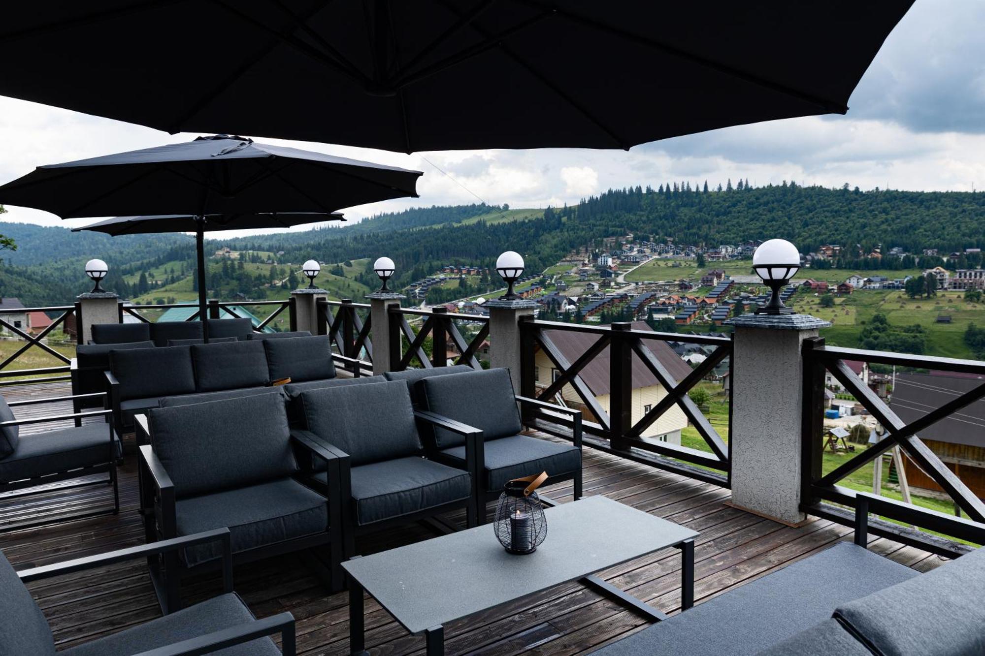 Svoi Hotel Paljanycja Exteriér fotografie