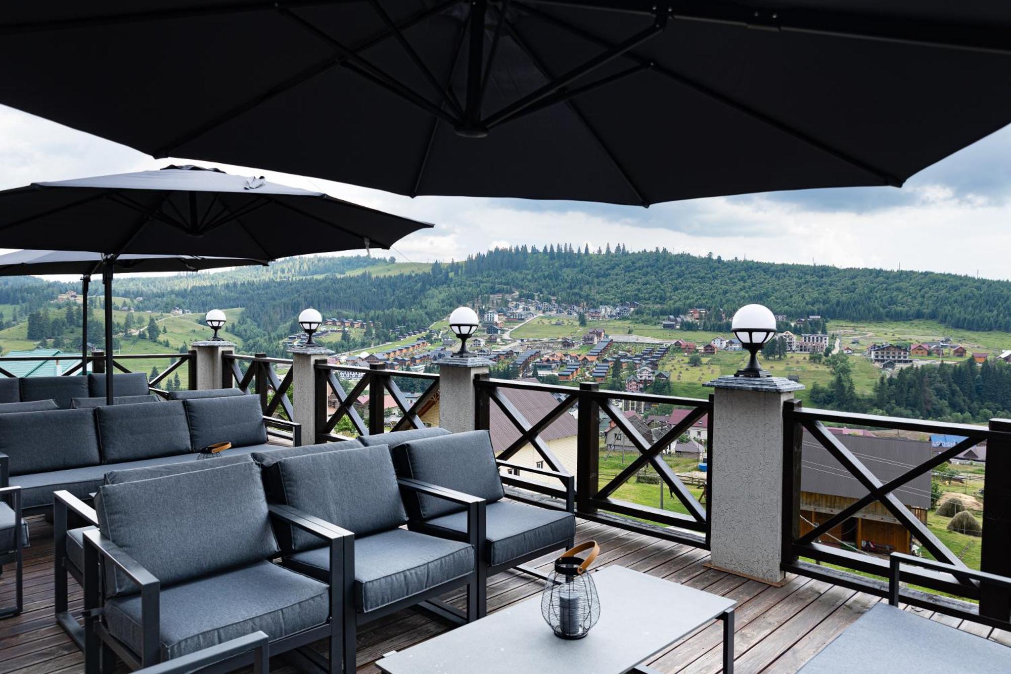 Svoi Hotel Paljanycja Exteriér fotografie
